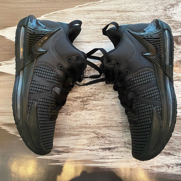 Nike Men’s Tennis Shoes “Lebrons” - Picture 8 of 9